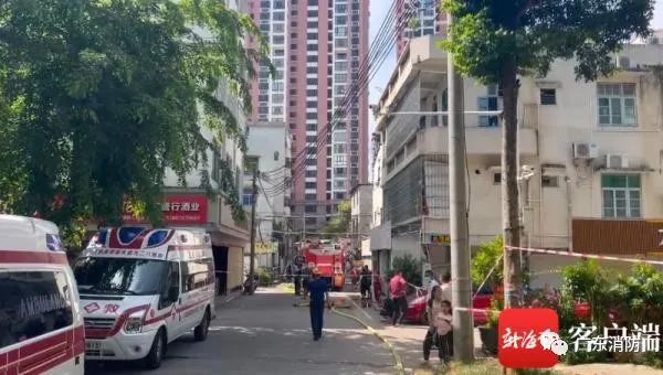 海口一公寓突发火情 儿子将父亲送出后只身救火 不料竟天人永隔